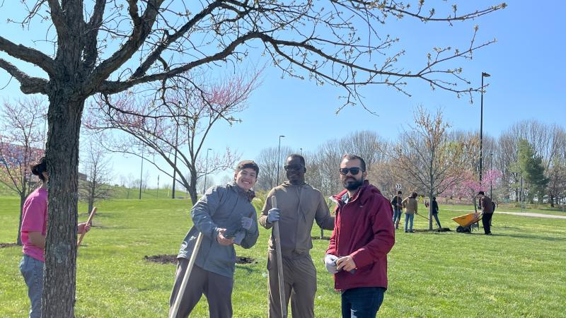 Volunteers posing during mulching event